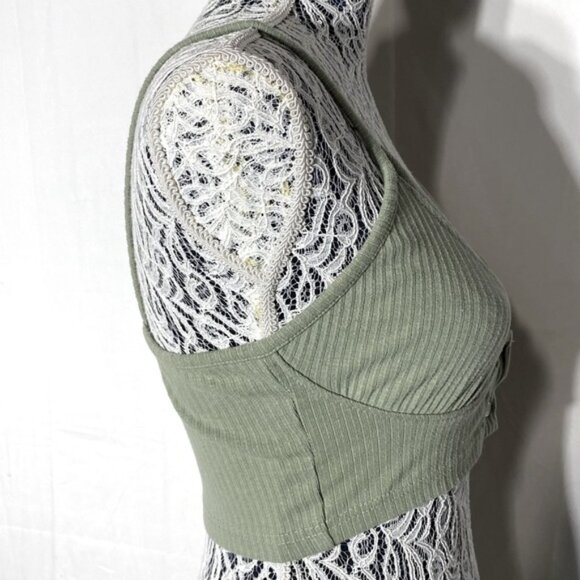 SOLD-Pretty Little Thing Green Ribbed Button Up Bra Top Crop Top 4 - Picture 4 of 14